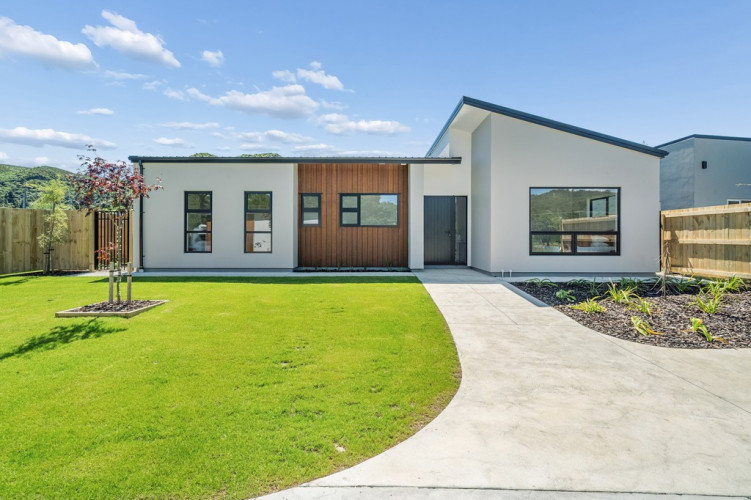 Manor Lane - Now Complete's Cover Image